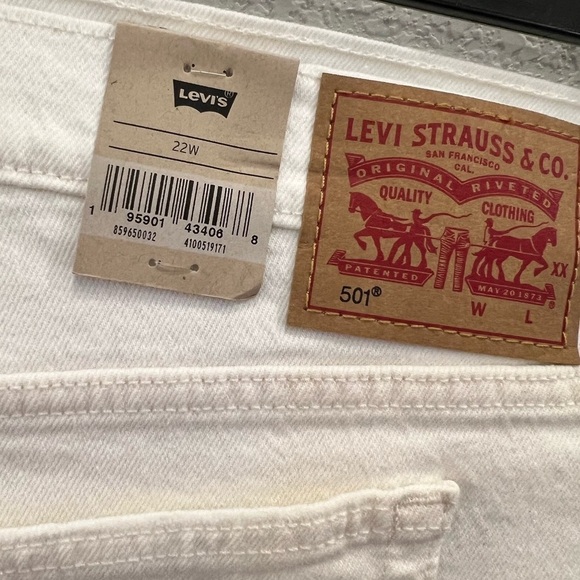 Levi’s Shorts NWT - Picture 5 of 8